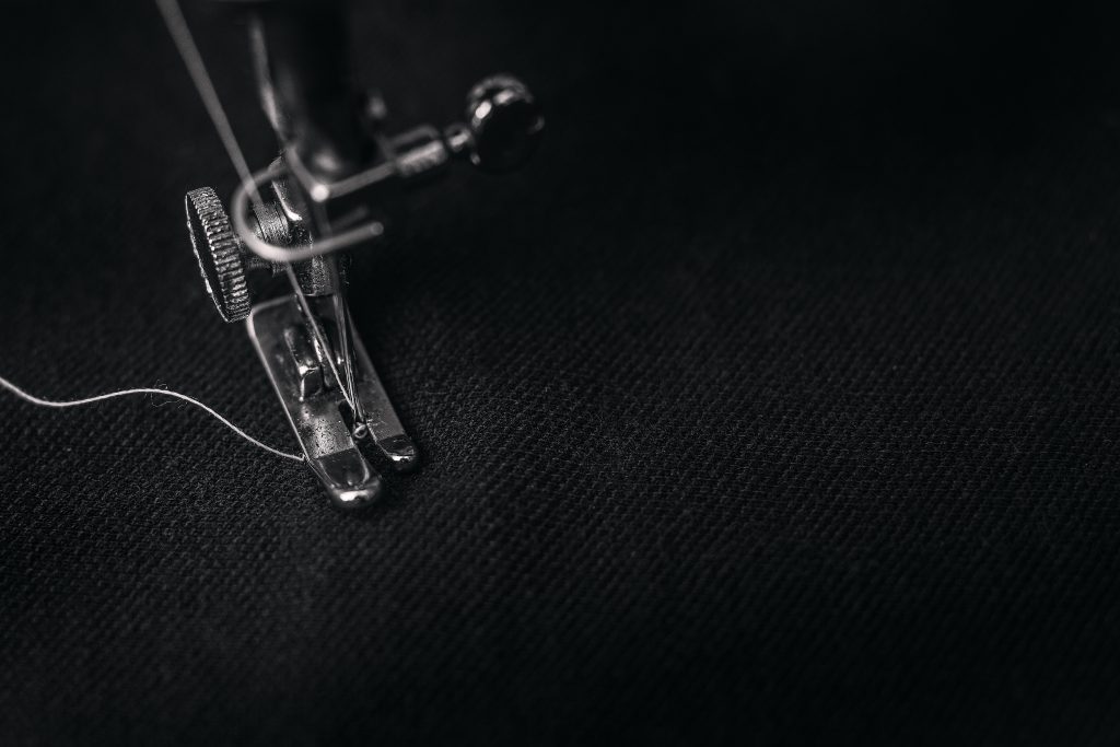 Aiguilles et pièces : tout savoir sur l&rsquo;essentiel des accessoires pour machines à coudre
